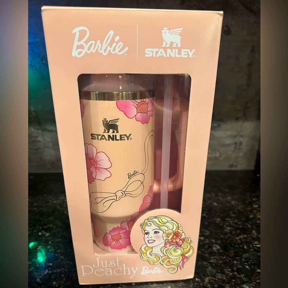 NEW Stanley x Barbie ‘80s Peaches ‘N Cream 40oz